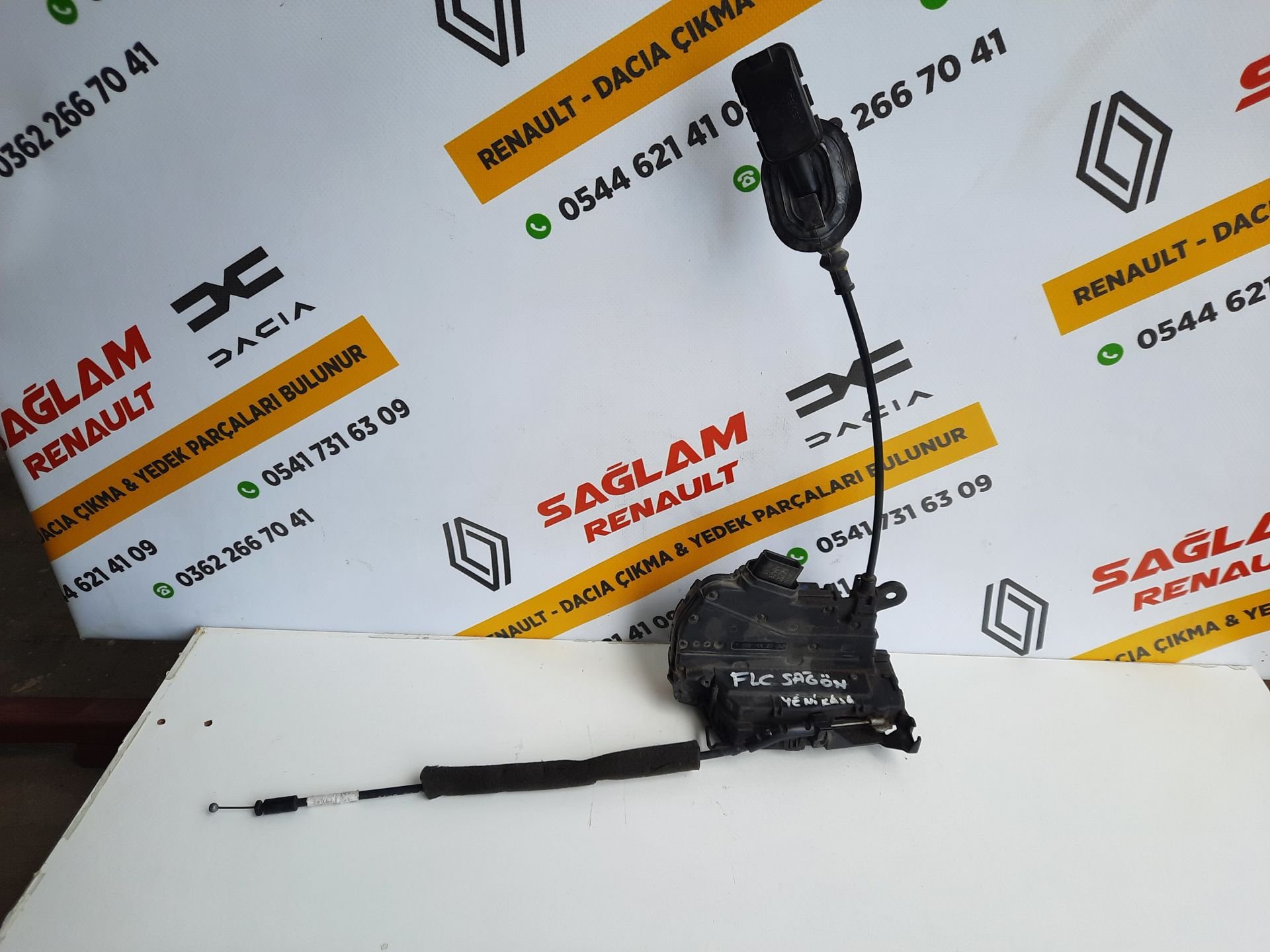 Fluence Sağ Ön Kapı Kilidi Çıkma 805027131R