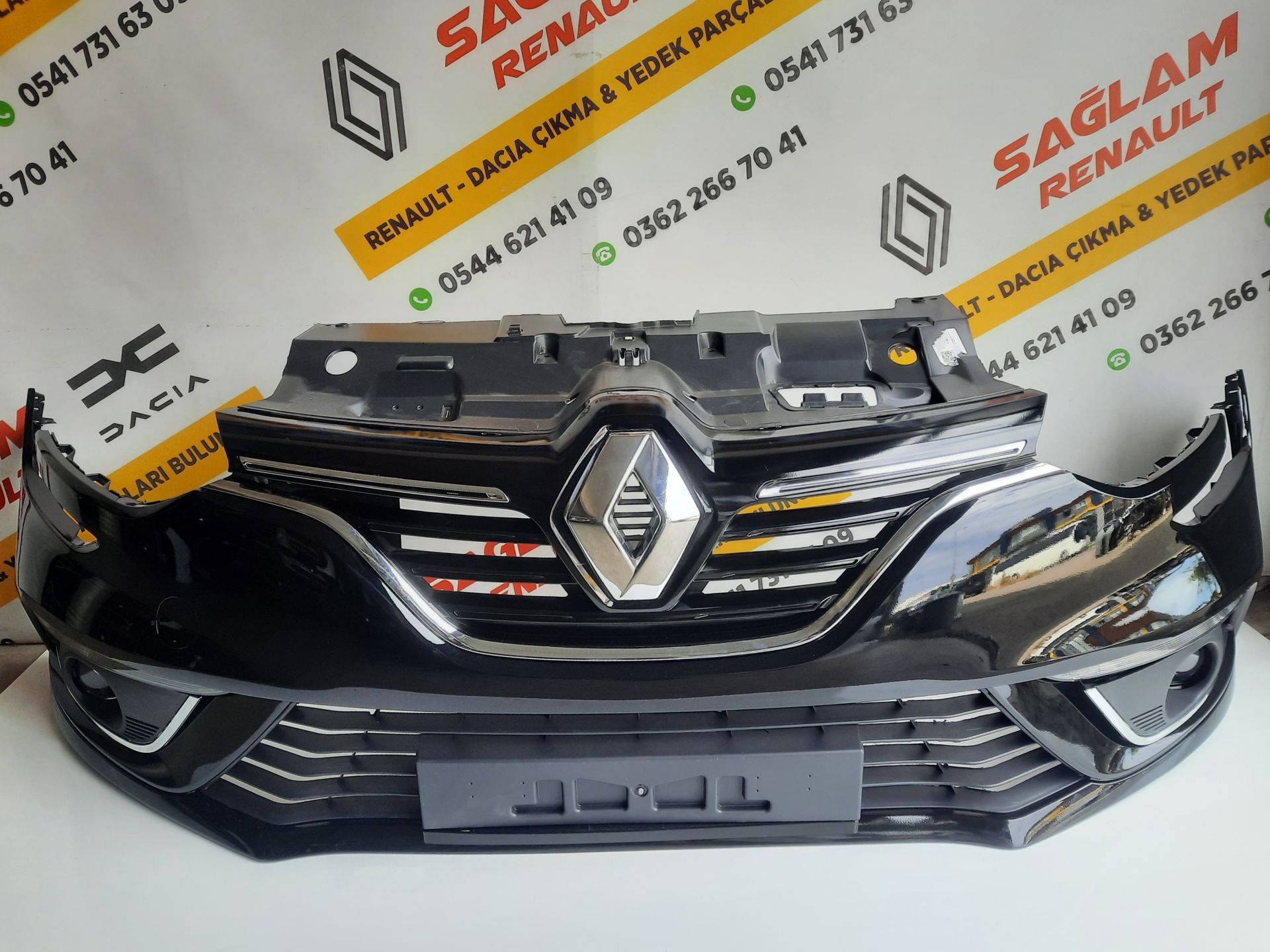 Megane 4 16-20 Full Dolu Sıfır İthal Siyah Ön Tampon 620226317R