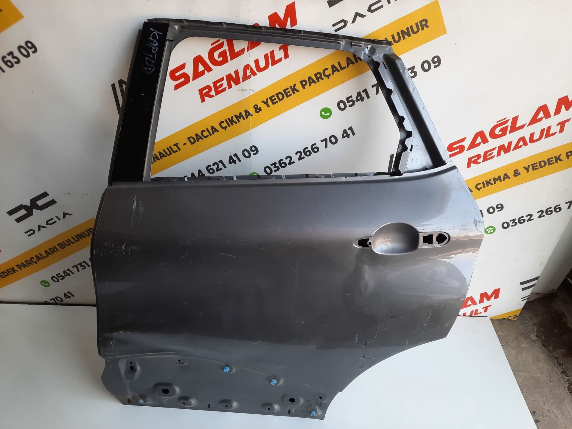 Captur J87 13-19 Orijinal Çıkma Sol Arka Kapı 821019381R