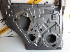 Captur J87 13-19 Orijinal Çıkma Sol Arka Kapı 821019381R