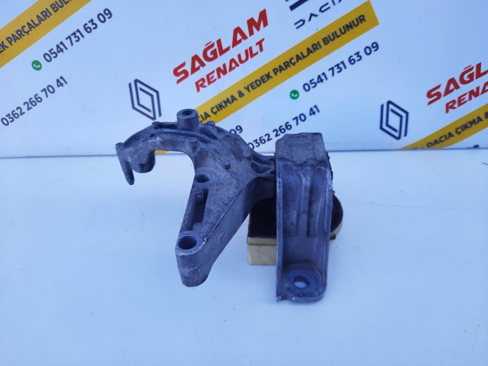 Megane 3 Orijinal Çıkma Motor Kulağı Sağ 112843504R