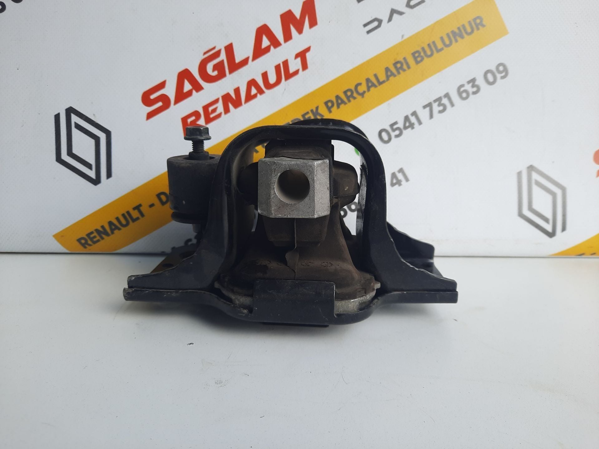 Qashqai Motor Kulağı Sağ Orijinal Çıkma 11210JD00A