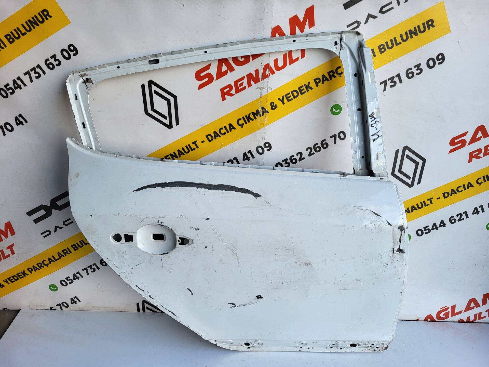 Megane 3 HB Orijinal Çıkma Sağ Arka Kapı 822780003R