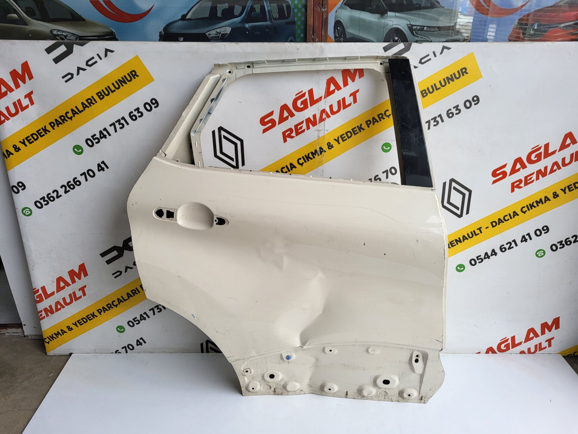 Captur J87 13-19 Orijinal Çıkma Sağ Arka Kapı 822760306R
