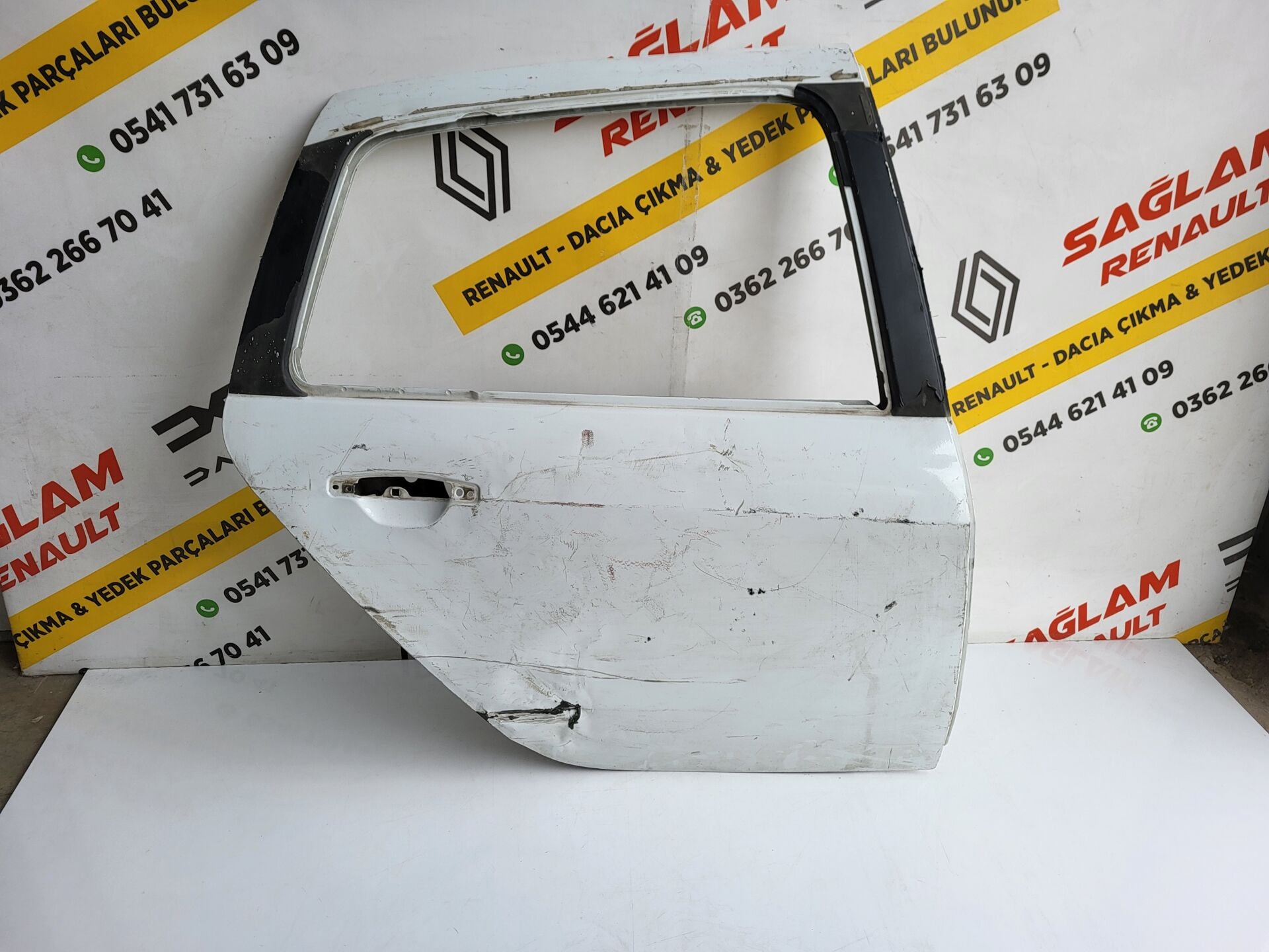 Symbol Thalia 09-12 Orijinal Çıkma Sağ Arka Kapı 821004545R