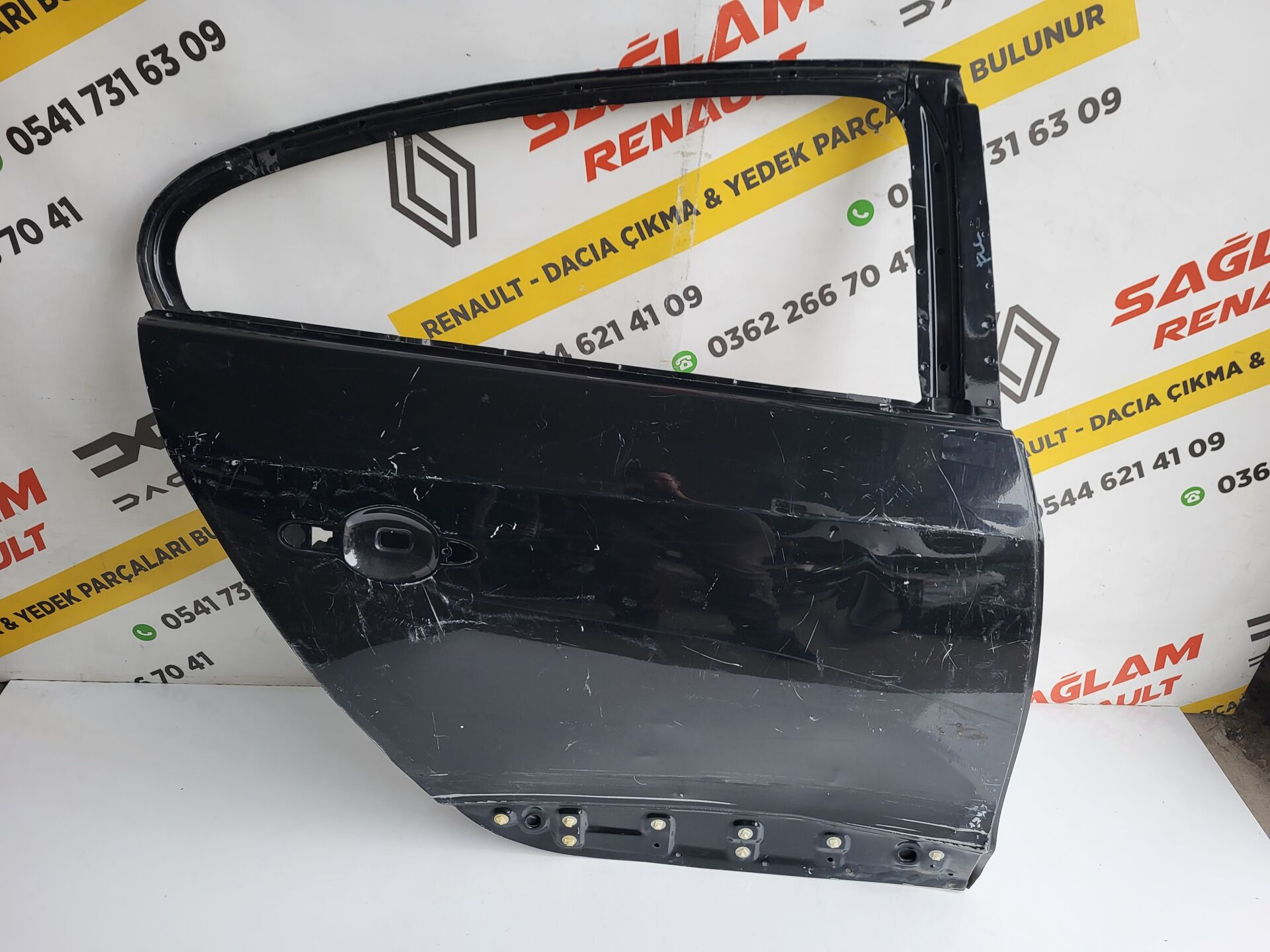 Fluence Çıkma Sağ Arka Kapı 2010-2016 821009100R