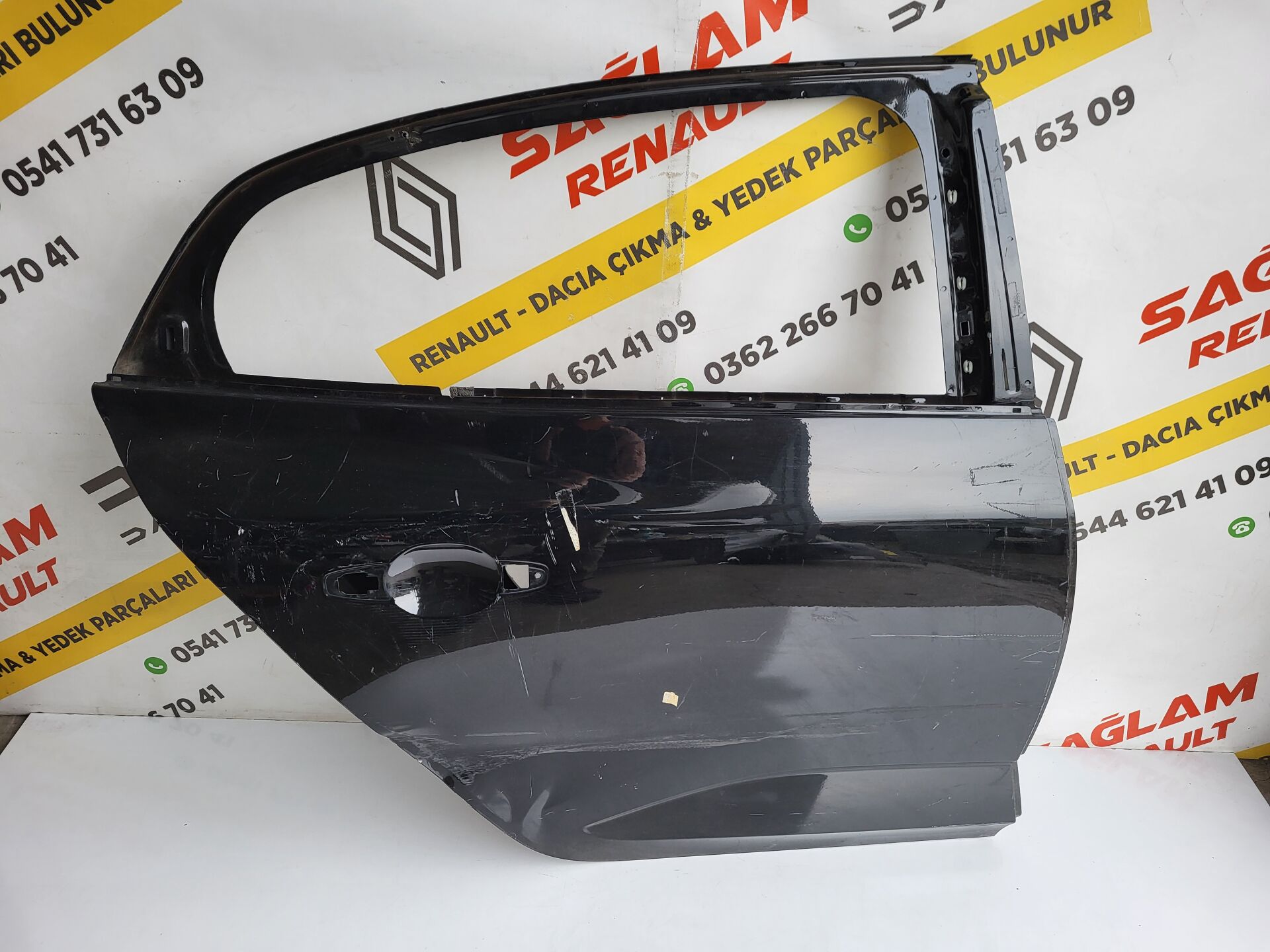 Megane 4 Orijinal Çıkma Sağ Arka Kapı 821002253R 821003398R