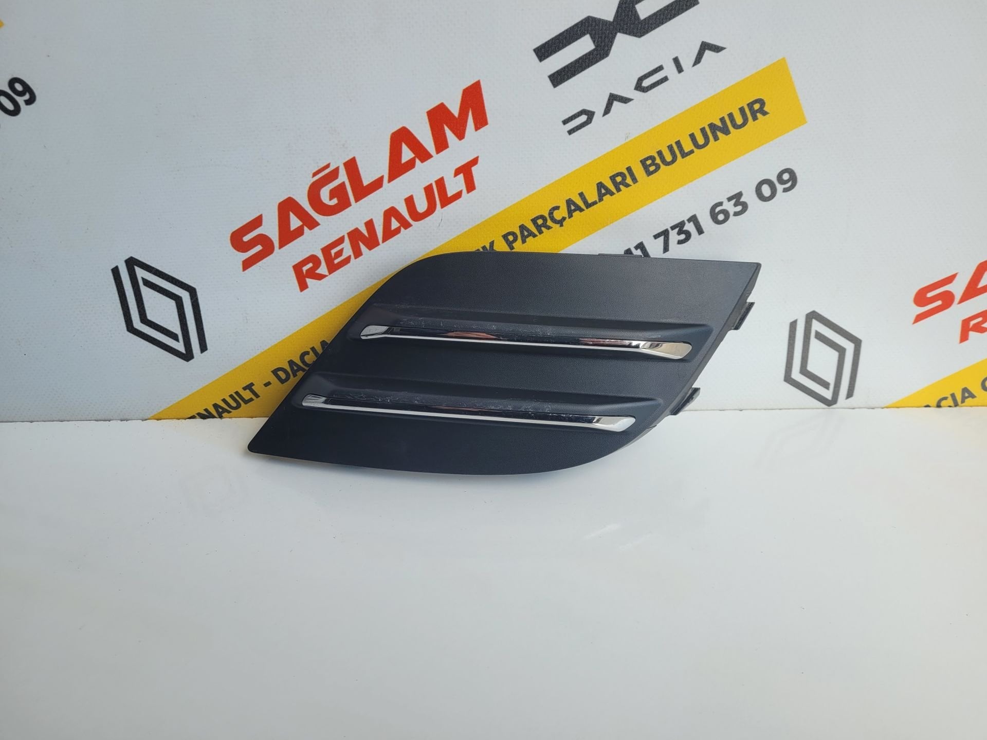 Clio 4 2017 - 2020 Sıfır Sis Far Kapağı Nikelajlı Sağ 263369999R